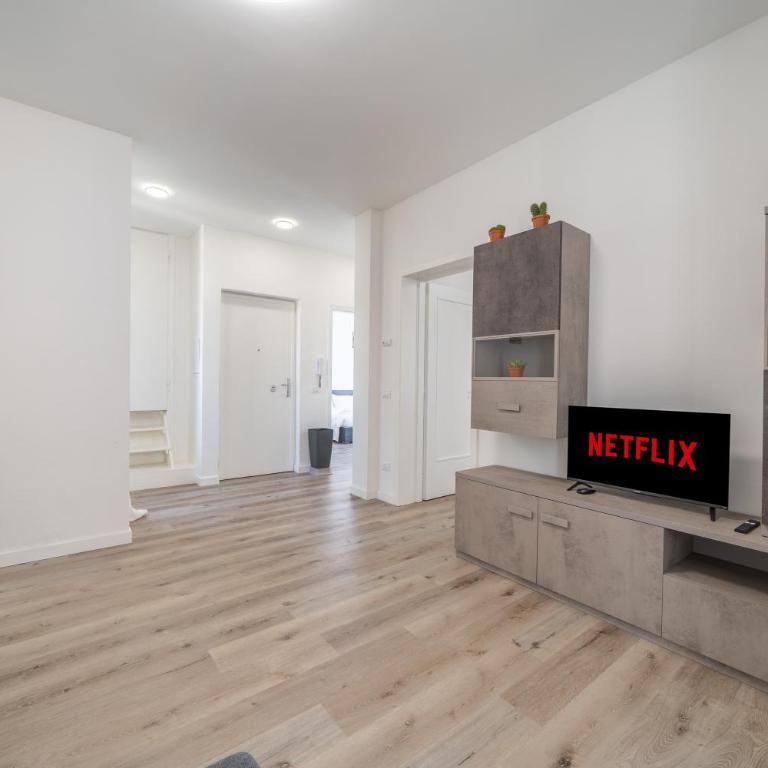 Como centro - bilocale moderno per 4 ospiti - Appartamento con 1 Camera da Letto - 3