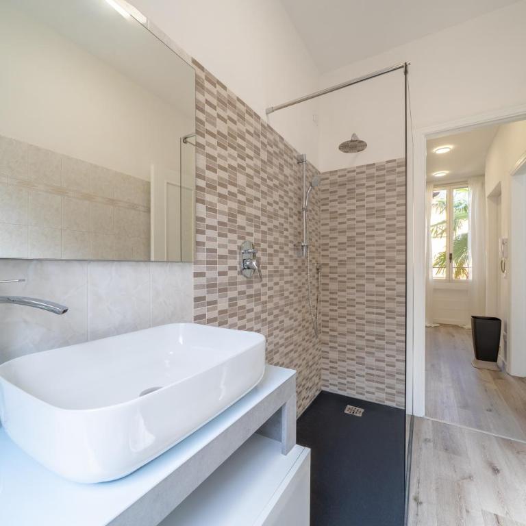 Como centro - bilocale moderno per 4 ospiti - Appartamento con 1 Camera da Letto - 11