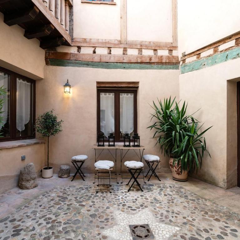 Patio in the Heart of Toledo , Pets , Family - Apartamento de 2 dormitorios con terraza - 2