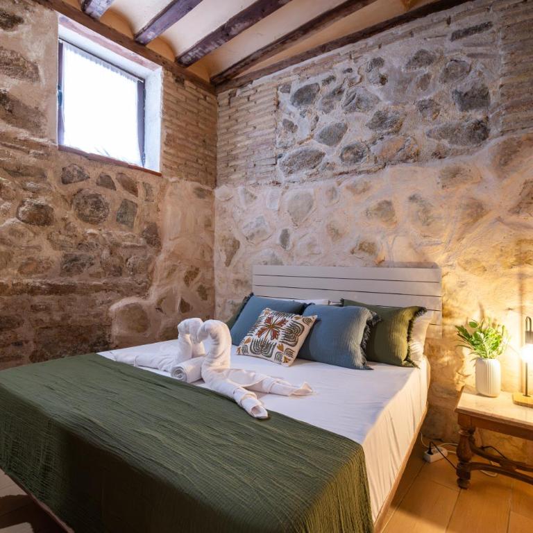 Patio in the Heart of Toledo , Pets , Family - Apartamento de 2 dormitorios con terraza - 30