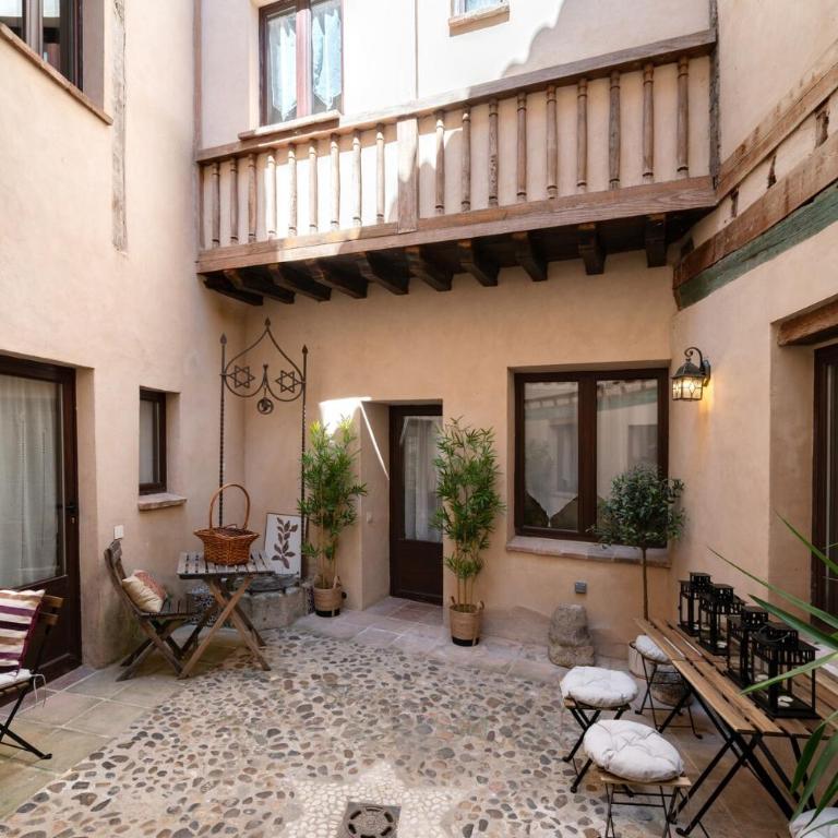 Patio in the Heart of Toledo , Pets , Family - Apartamento de 2 dormitorios con terraza - 1