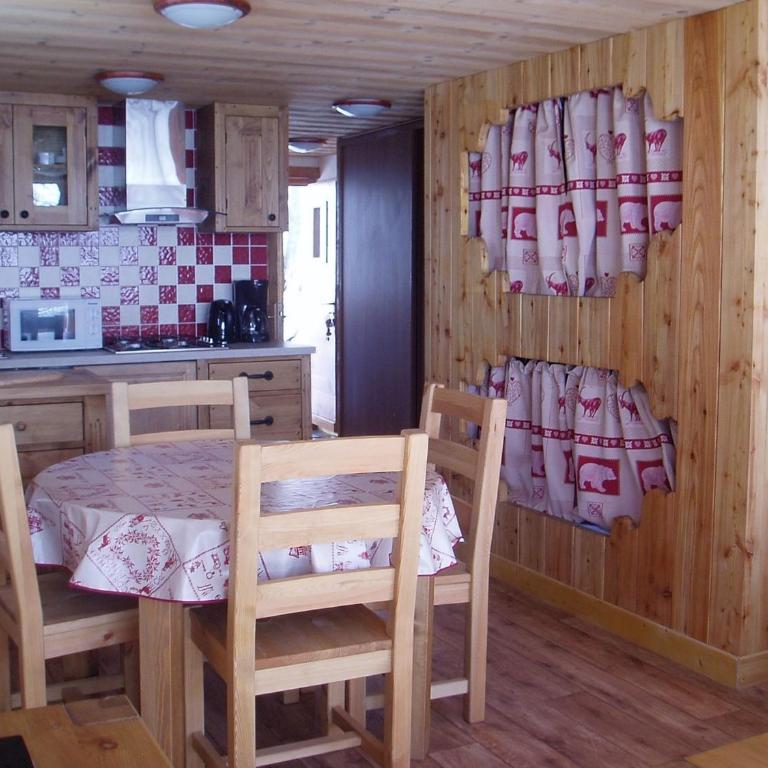 Chalet Les Lauzes - Appartamento Superior con Balcone - 2