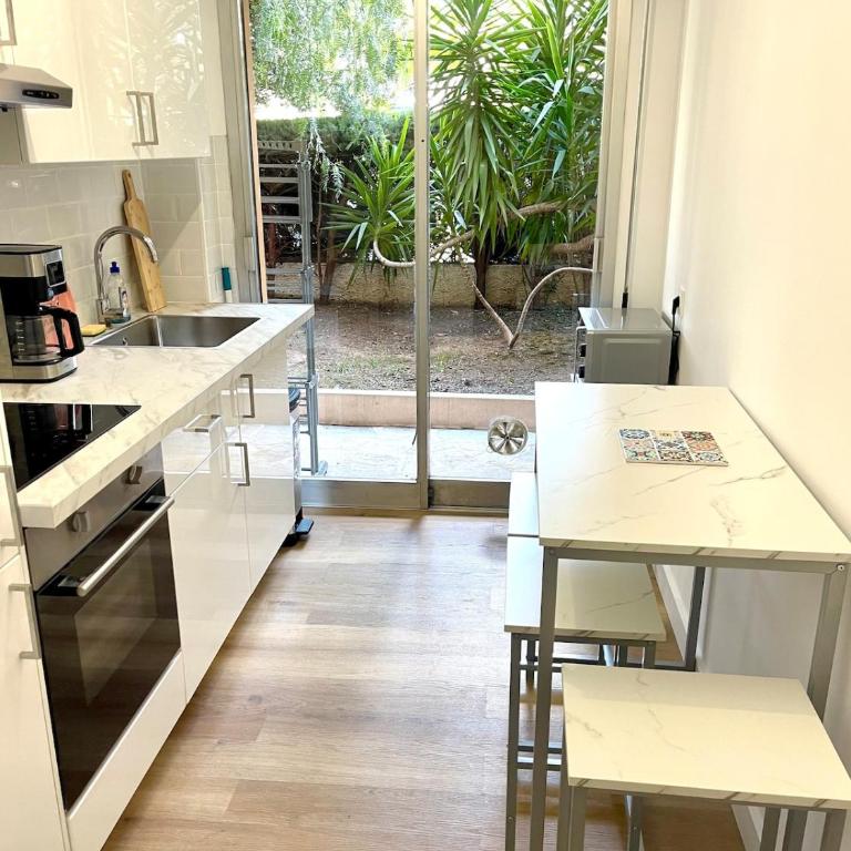 Apartment with private garden of Cannes - One-Bedroom Apartment - 5