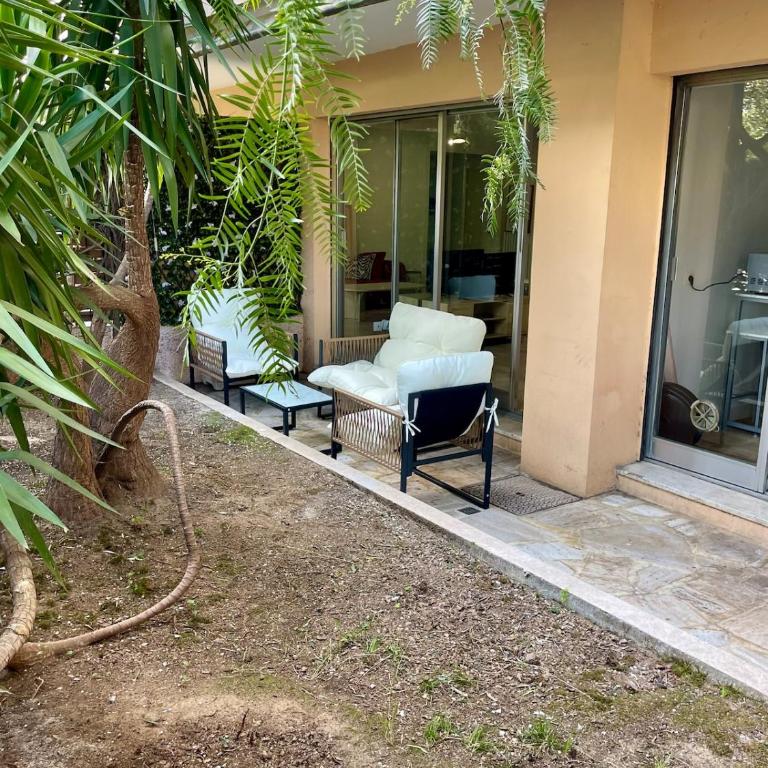 Apartment with private garden of Cannes - One-Bedroom Apartment - 13