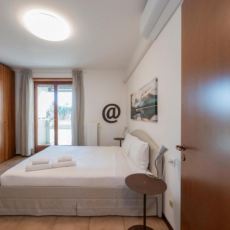 Xenia Milano - 4 rooms apt in Via Cassano 14 - Three-Bedroom Apartment - 14