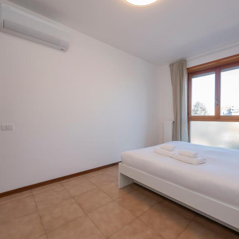 Xenia Milano - 4 rooms apt in Via Cassano 14 - Three-Bedroom Apartment - 16