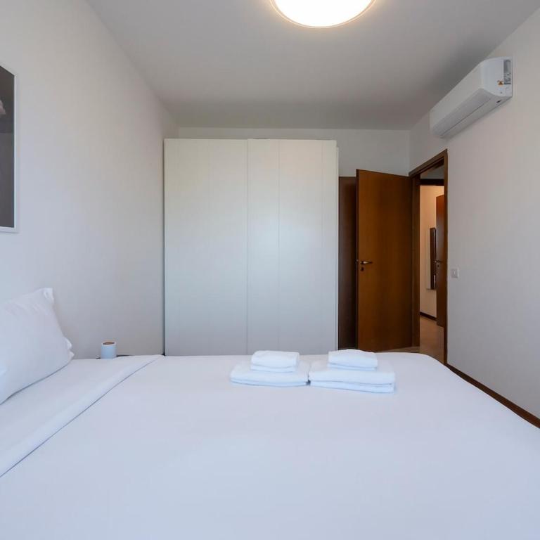 Xenia Milano - 4 rooms apt in Via Cassano 14 - Three-Bedroom Apartment - 17