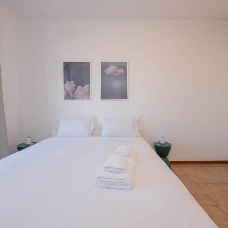 Xenia Milano - 4 rooms apt in Via Cassano 14 - Three-Bedroom Apartment - 3