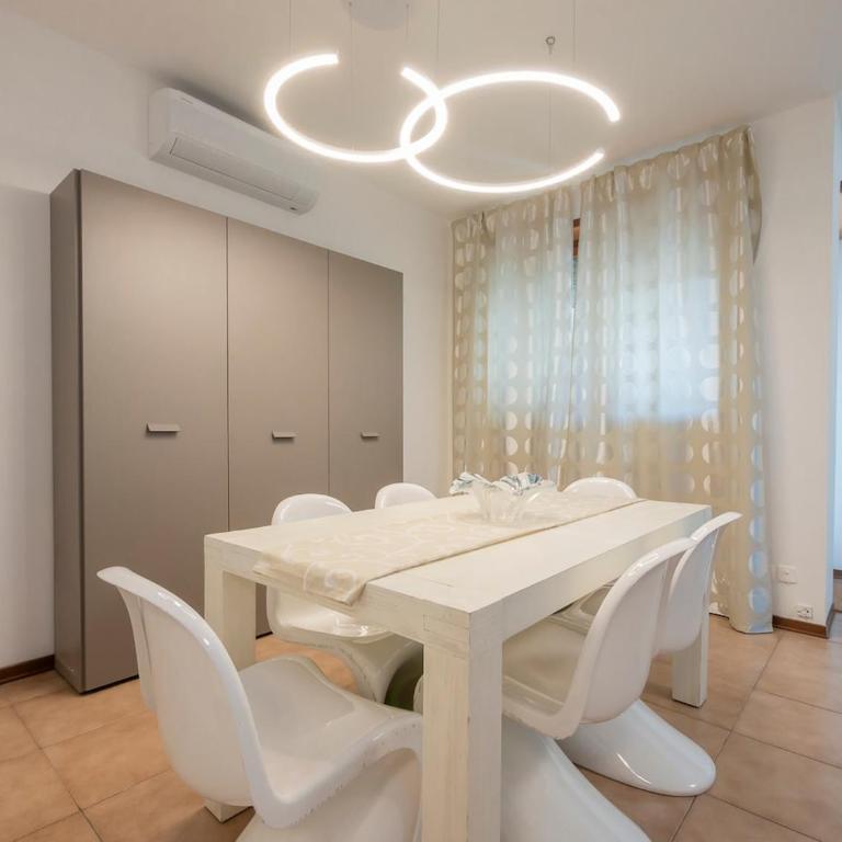 Xenia Milano - 4 rooms apt in Via Cassano 14 - Three-Bedroom Apartment - 11