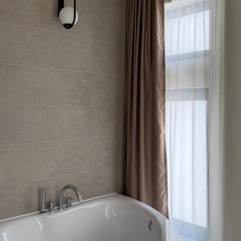 Hotel Keto - Dvokrevetna Soba sa Bračnim Krevetom - 5