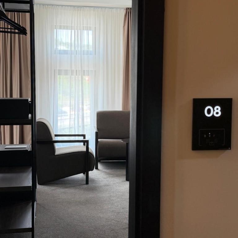 Hotel Keto - Dvokrevetna Soba sa Bračnim Krevetom - 1