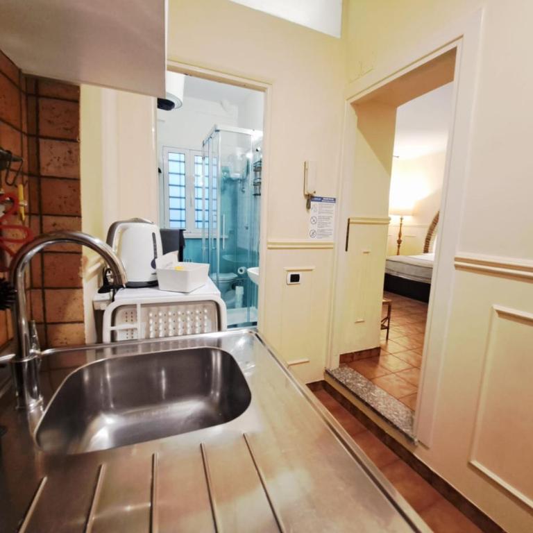Domus Viola by Quokka 360 - 3 min walk from Piazza Navona - Monolocale Standard - 15