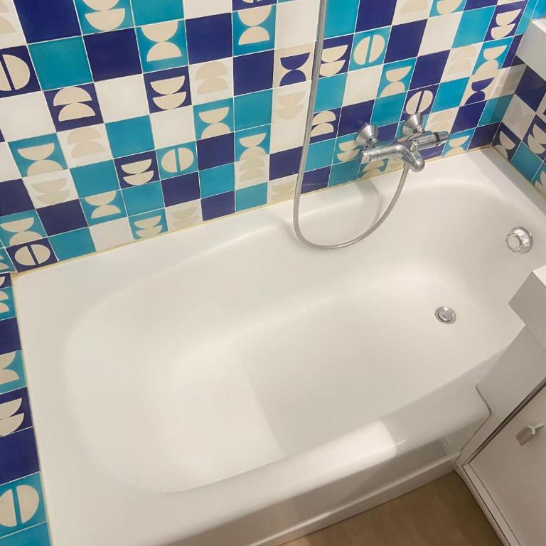Studio avec piscine et grande terrasse Parking gratuit Nice - Maison 1 Chambre - 18