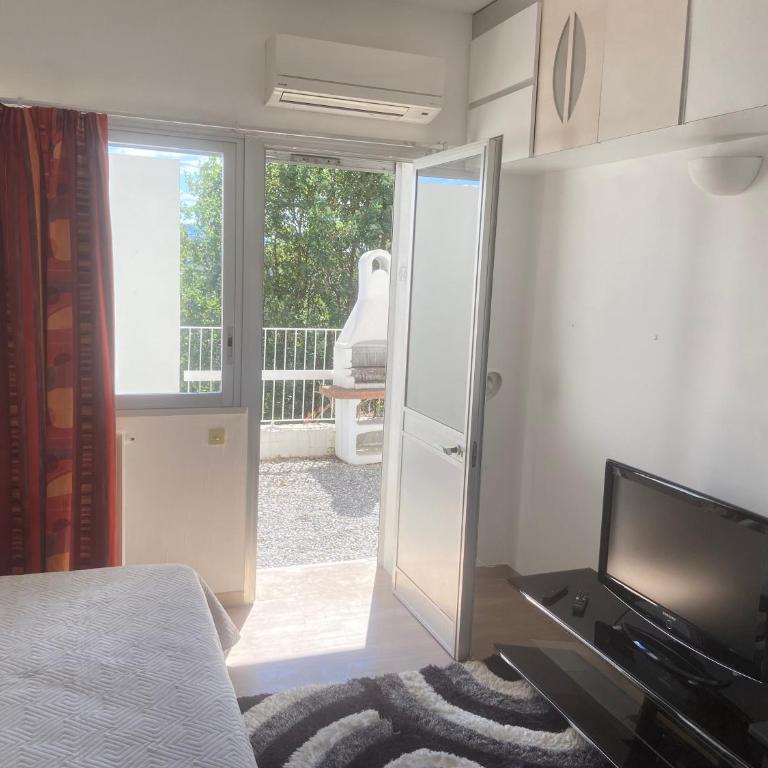 Studio avec piscine et grande terrasse Parking gratuit Nice - Maison 1 Chambre - 14