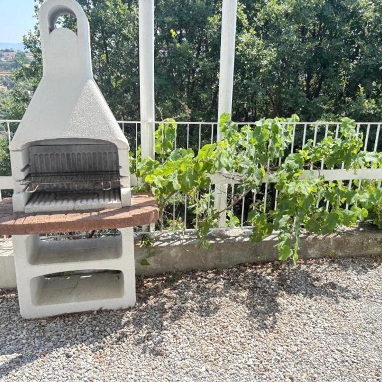 Studio avec piscine et grande terrasse Parking gratuit Nice - Maison 1 Chambre - 12
