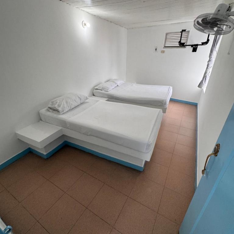 Hotel La Popa Honda Tolima - Family Room with Private Bathroom - 7
