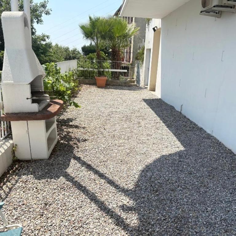 Studio avec piscine et grande terrasse Parking gratuit Nice - Maison 1 Chambre - 9