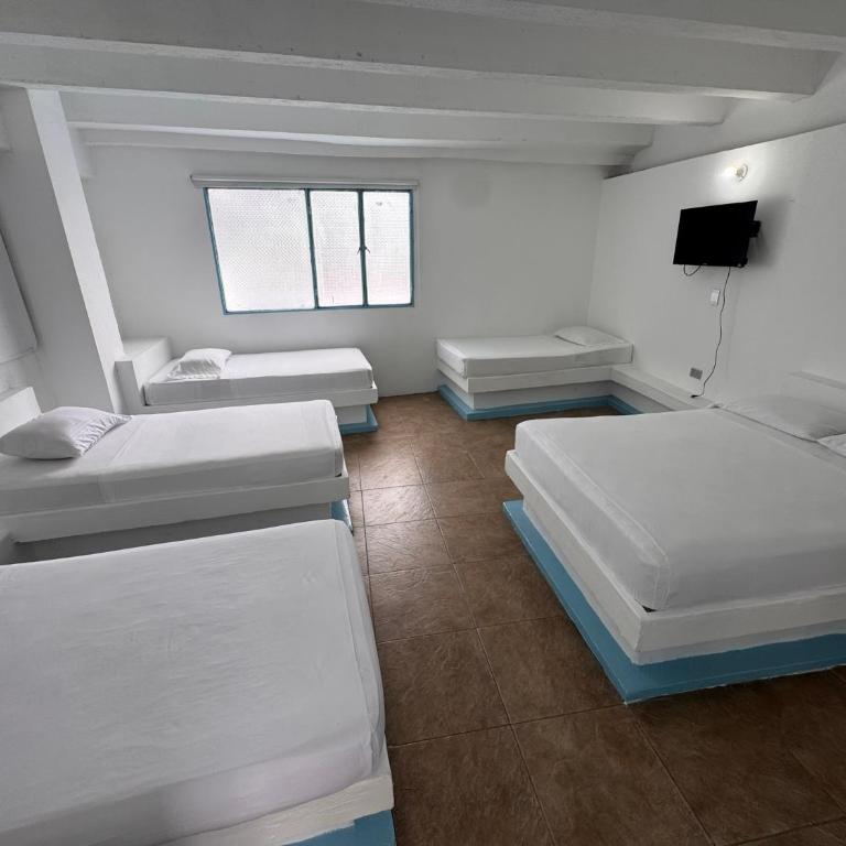 Hotel La Popa Honda Tolima - Family Room with Private Bathroom - 10