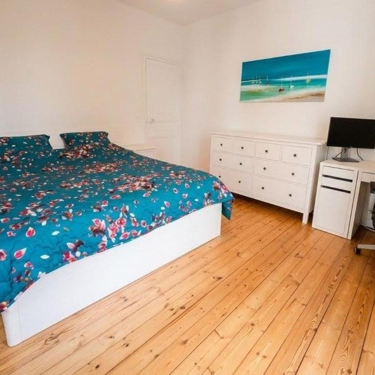 House & Garden - 5 min walk to the beach - Maison 4 Chambres - 16