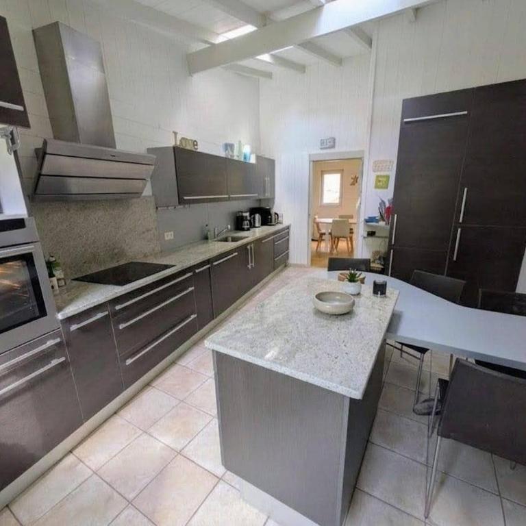 House & Garden - 5 min walk to the beach - Maison 4 Chambres - 28