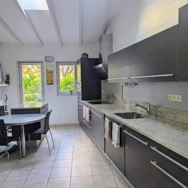 House & Garden - 5 min walk to the beach - Maison 4 Chambres - 36