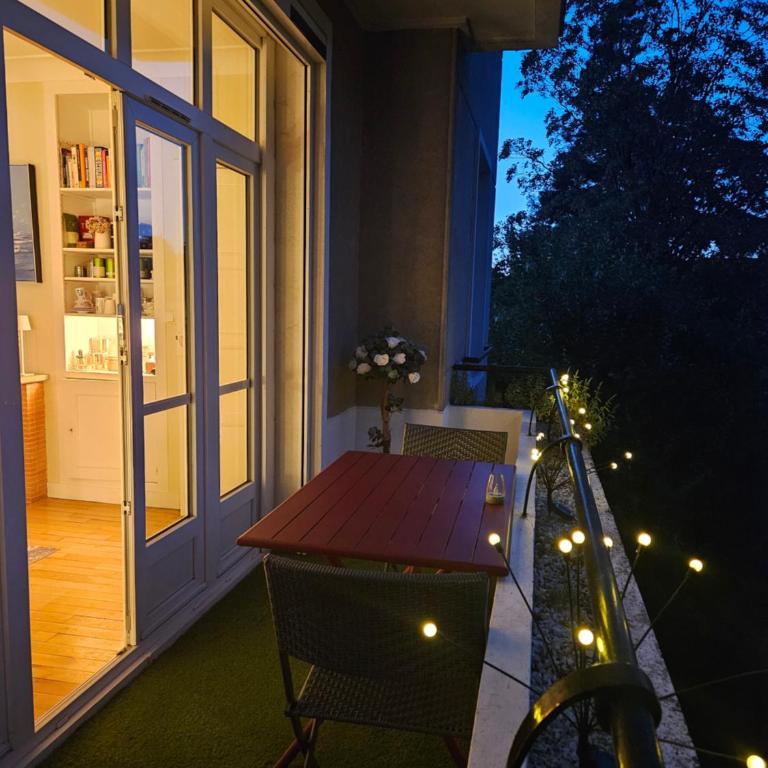 La Roseraie - Double Room with Private Bathroom - 8