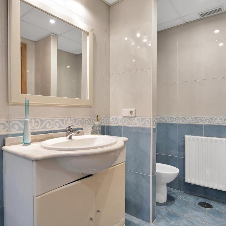 Apartamento con piscina y paddel en Guadalmina Alta - AVIA 2 3 - Apartamento de 2 dormitorios con balcón y terraza - 11