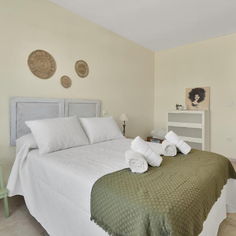 Apartamento con piscina y paddel en Guadalmina Alta - AVIA 2 3 - Apartamento de 2 dormitorios con balcón y terraza - 13