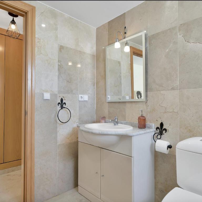 Apartamento con piscina y paddel en Guadalmina Alta - AVIA 2 3 - Apartamento de 2 dormitorios con balcón y terraza - 18