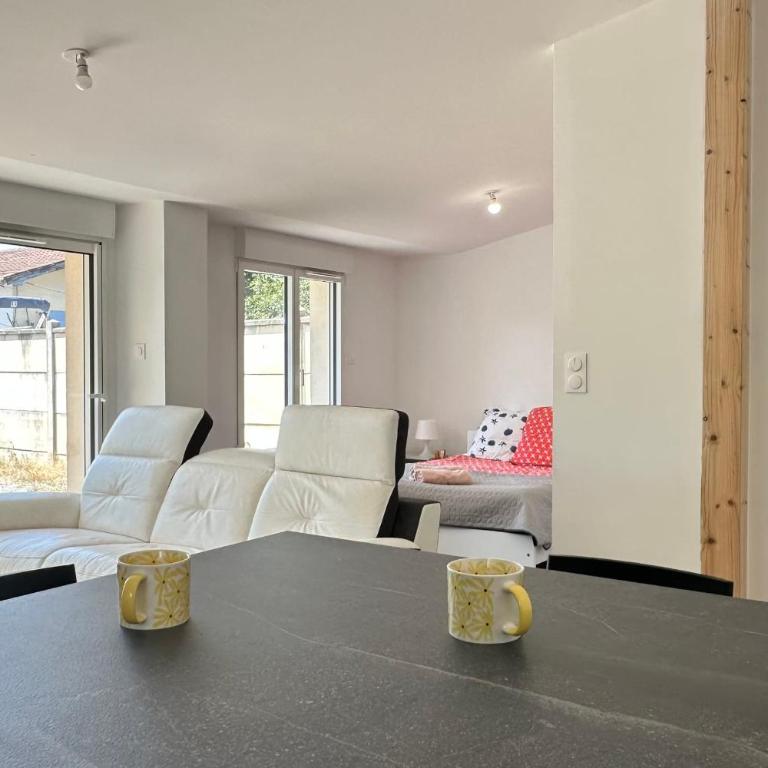 Studio avec terrasse au cœur de Gujan-Mestras - Maison de Vacances - 1