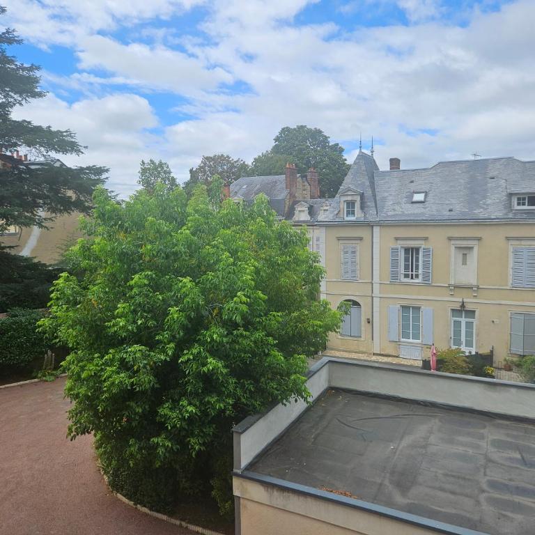 La Roseraie - Double Room with Private Bathroom - 11