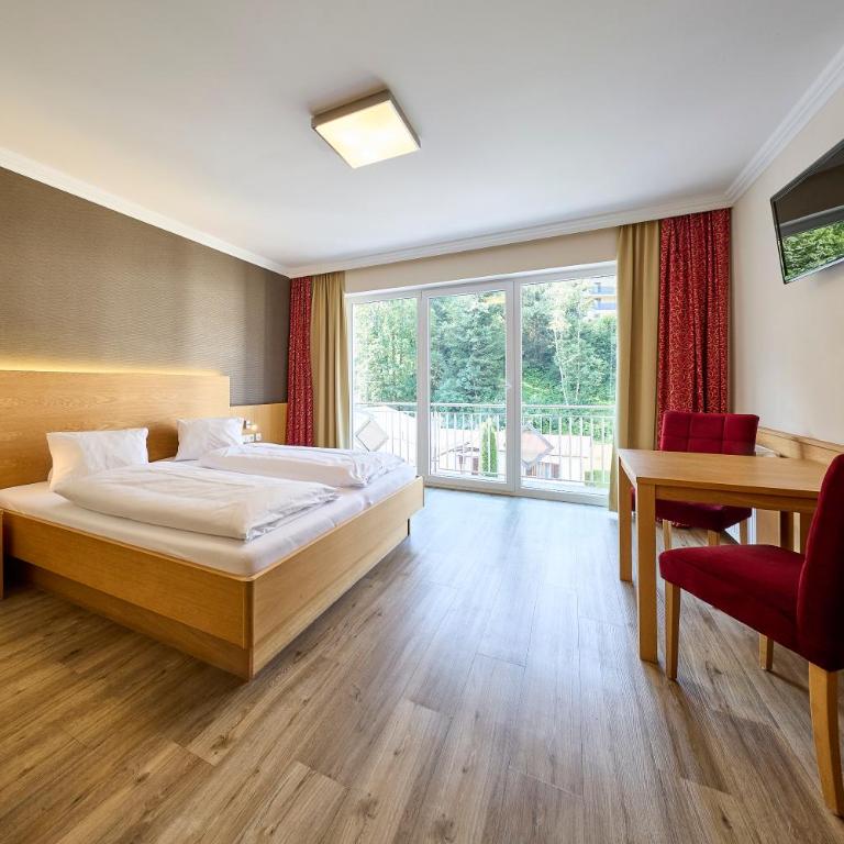 Leni-Marie Saalbach - Deluxe Doppelzimmer mit Balkon - 1