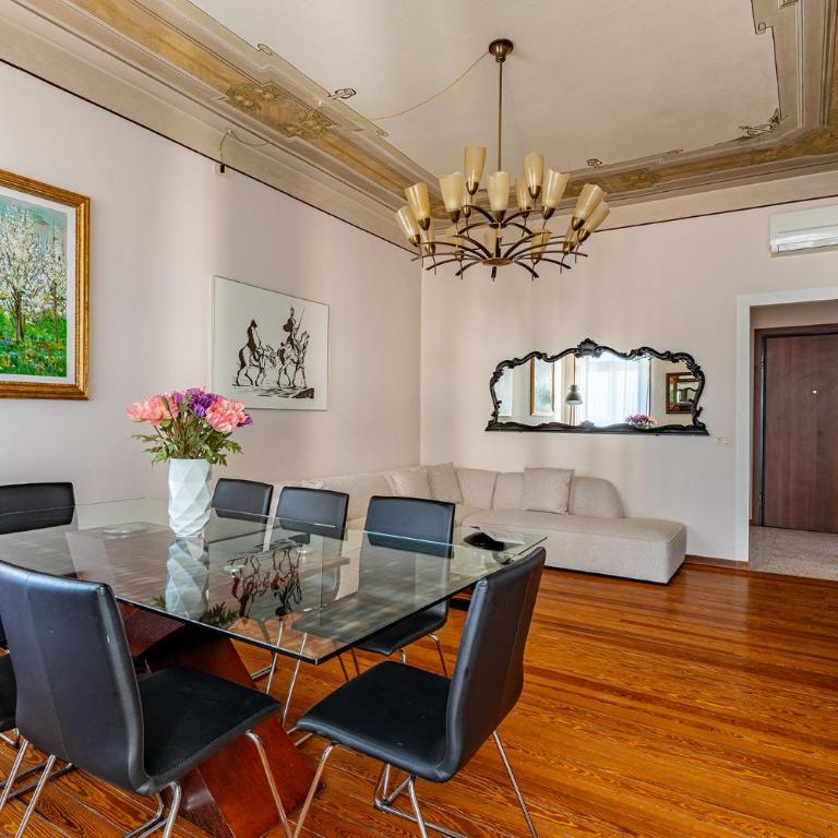 Casa Da Vinci - Four-Bedroom Apartment with Lake View - 5