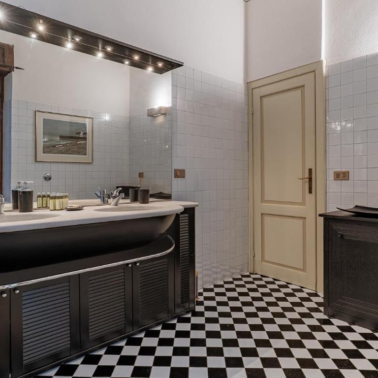 Casa Da Vinci - Four-Bedroom Apartment with Lake View - 19