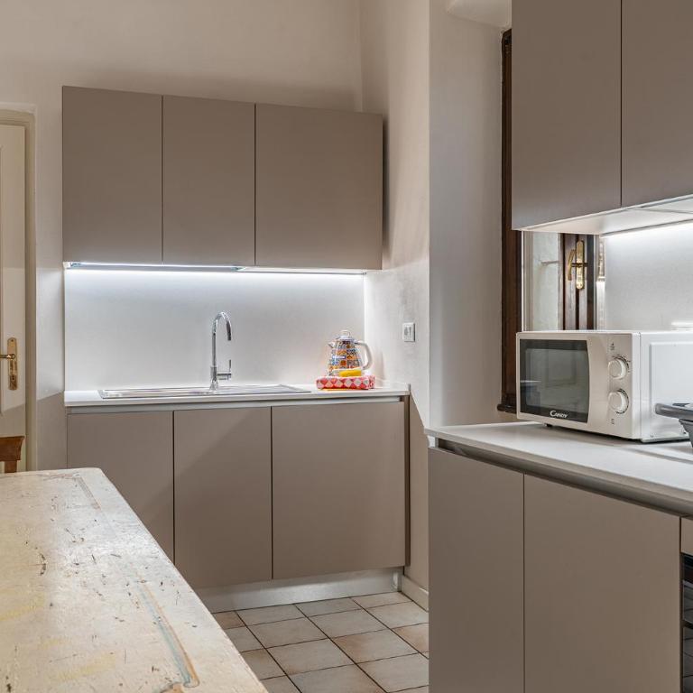 Casa Da Vinci - Four-Bedroom Apartment with Lake View - 8