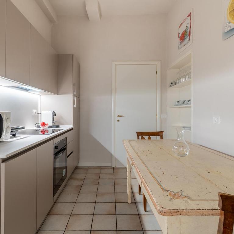 Casa Da Vinci - Four-Bedroom Apartment with Lake View - 9