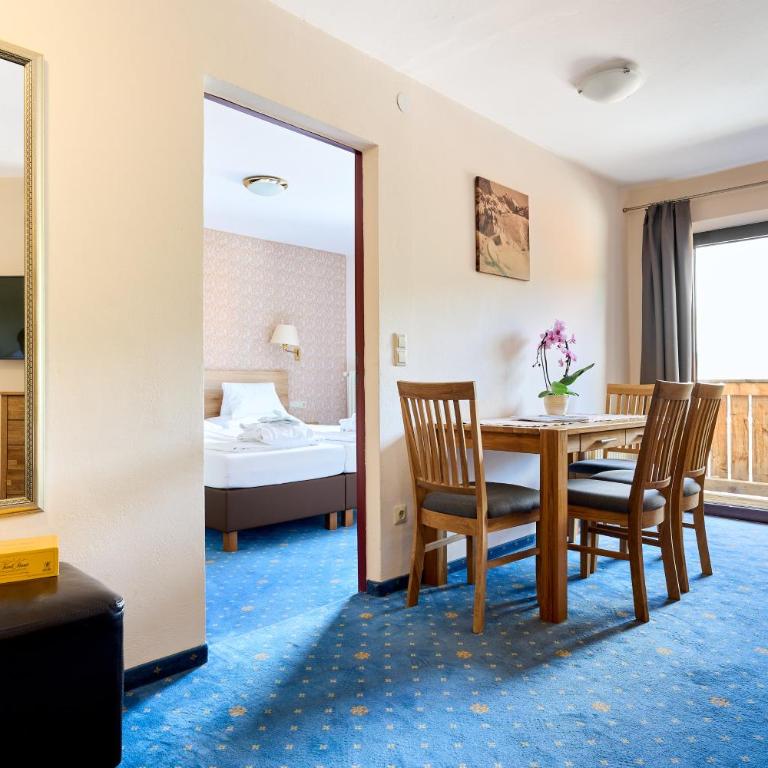 Alpina`s Beds & Boots - Familienzimmer mit Balkon - 4
