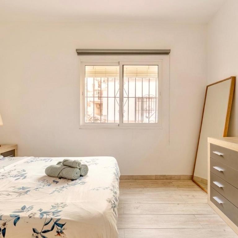 Quiet 3-bedroom house near Town Hall & Centre - Chalet de 3 dormitorios - 6