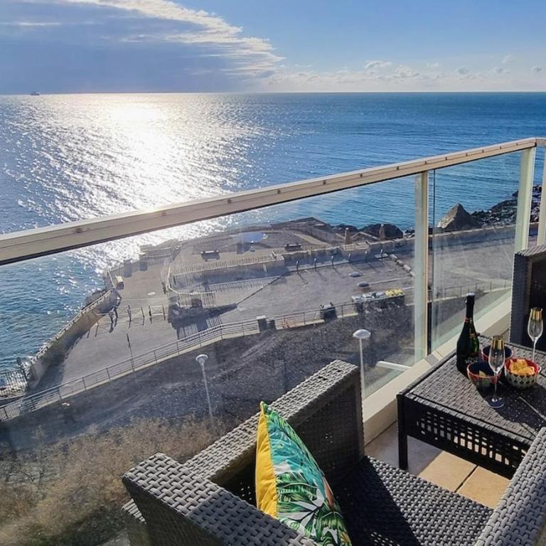 LE MARTY 53 Un Balcon sur la Mer Centre Historique - Apartment - 4