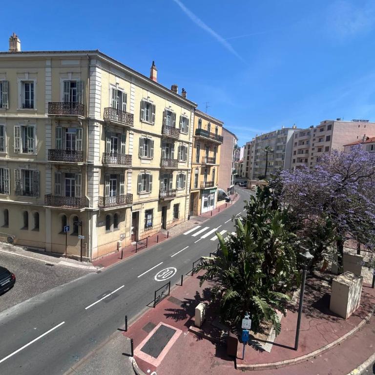 Studio moderne avec vrai lit - proche plages - Studio Familial - 10