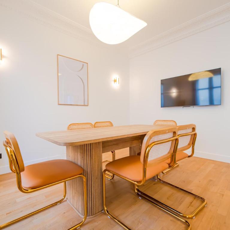 Apartment in Reims - Two-Bedroom Apartment - 12