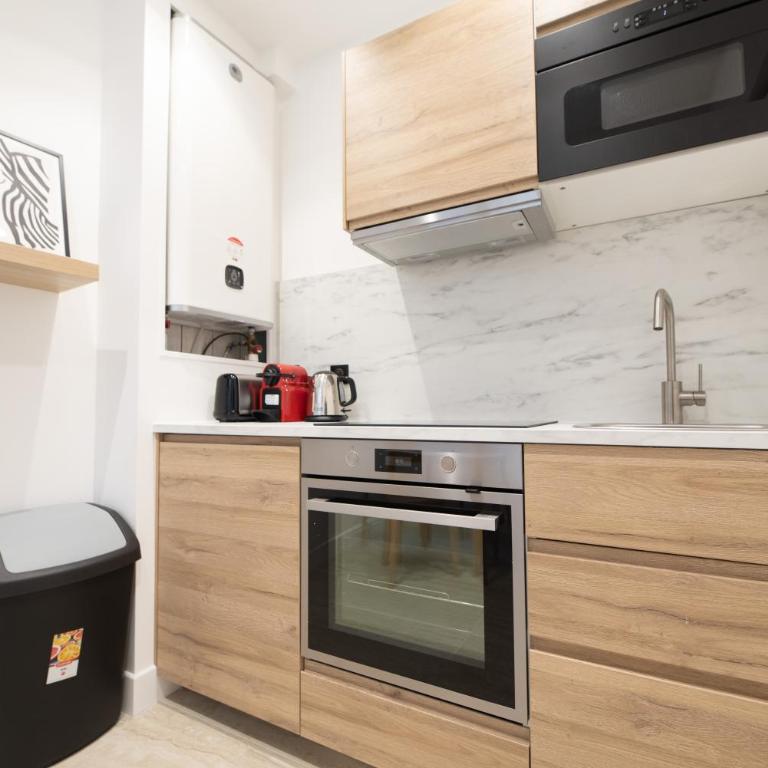 Apartment in Reims - Two-Bedroom Apartment - 16