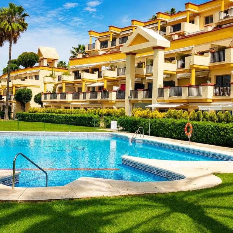 Planta Baja con Piscina Marbella - Estudio con terraza - 1