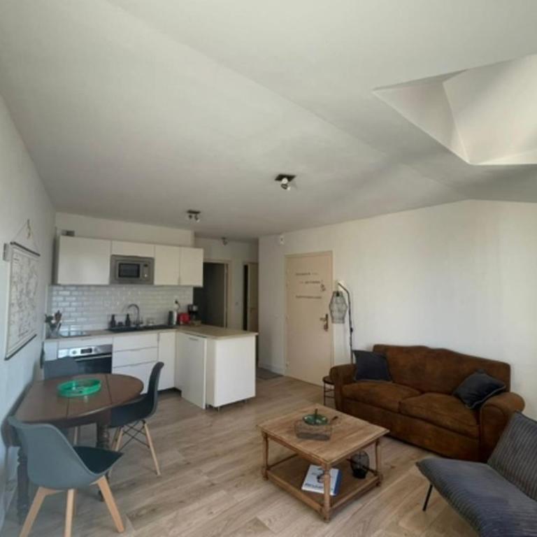 Charming quiet apartment with views over rooftops - Apartment - 3
