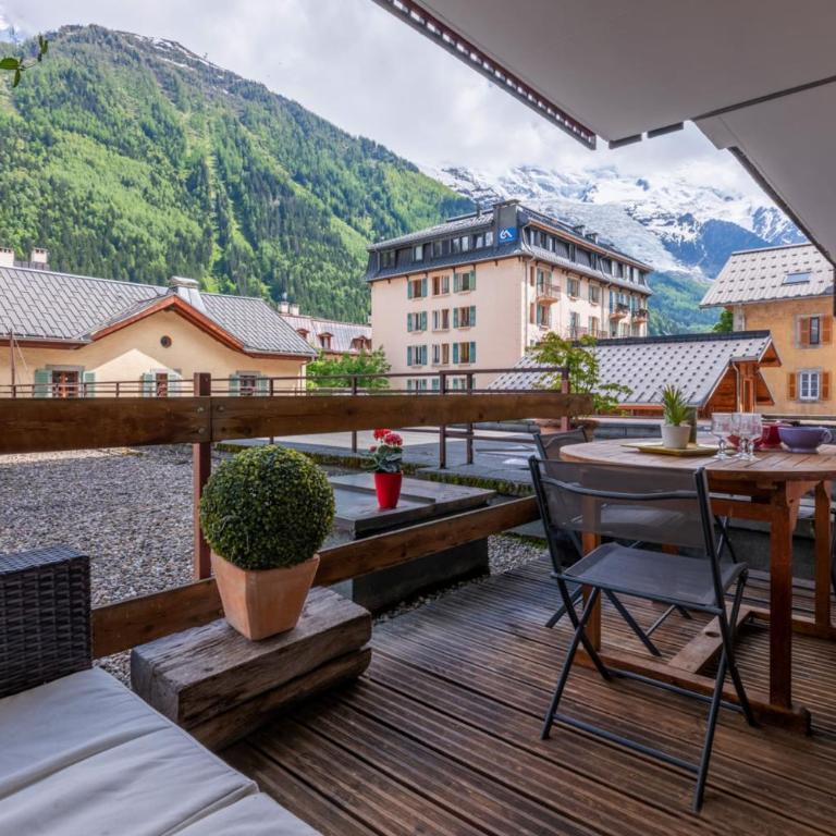 In the center of Chamonix with views of Mont Blanc - Apartment - 7