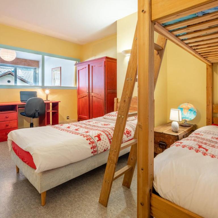 In the center of Chamonix with views of Mont Blanc - Apartment - 4
