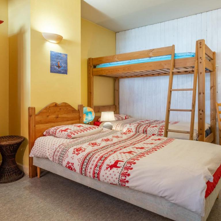 In the center of Chamonix with views of Mont Blanc - Apartment - 13