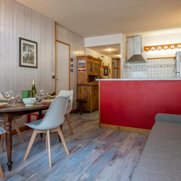In the center of Chamonix with views of Mont Blanc - Apartment - 2