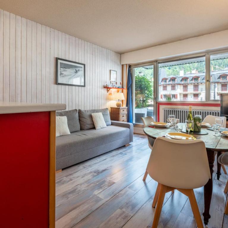 In the center of Chamonix with views of Mont Blanc - Apartment - 9