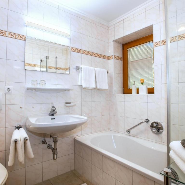 Gästehaus Appartement Höllwarth - Deluxe Apartment - 8